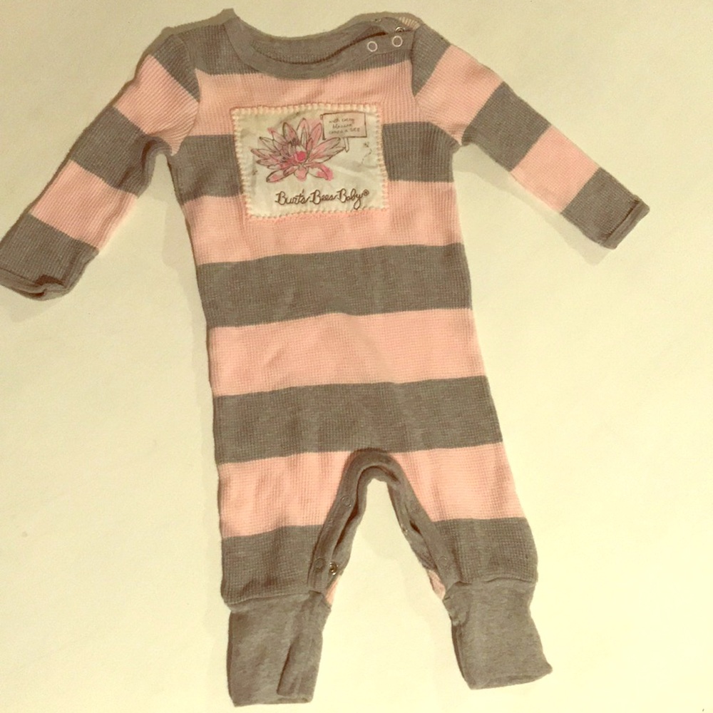 0-3 month Burt’s Bees Baby Onsie,